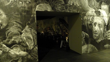 Eingang zum Mengele Totentanz von Jérôme Zonder